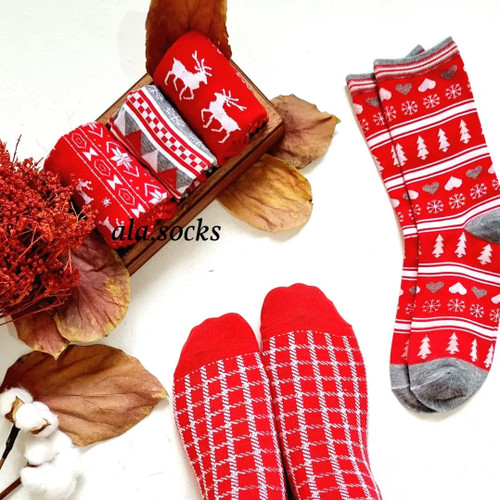 جوراب زنانه ساقدار قرمز