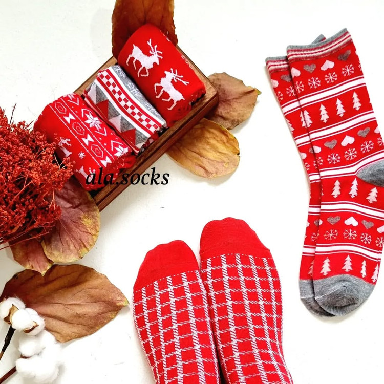 جوراب زنانه ساقدار قرمز