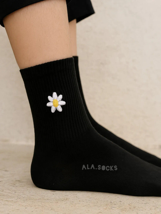 جوراب ساقدار مشکی بابونه