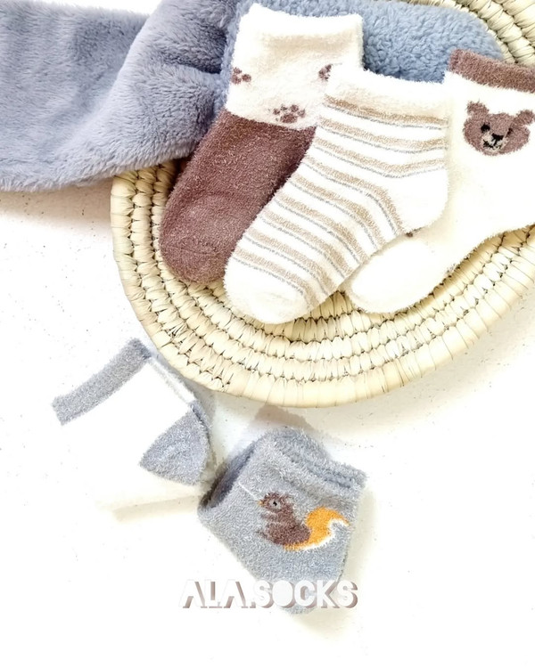 جوراب گرم بچگانه