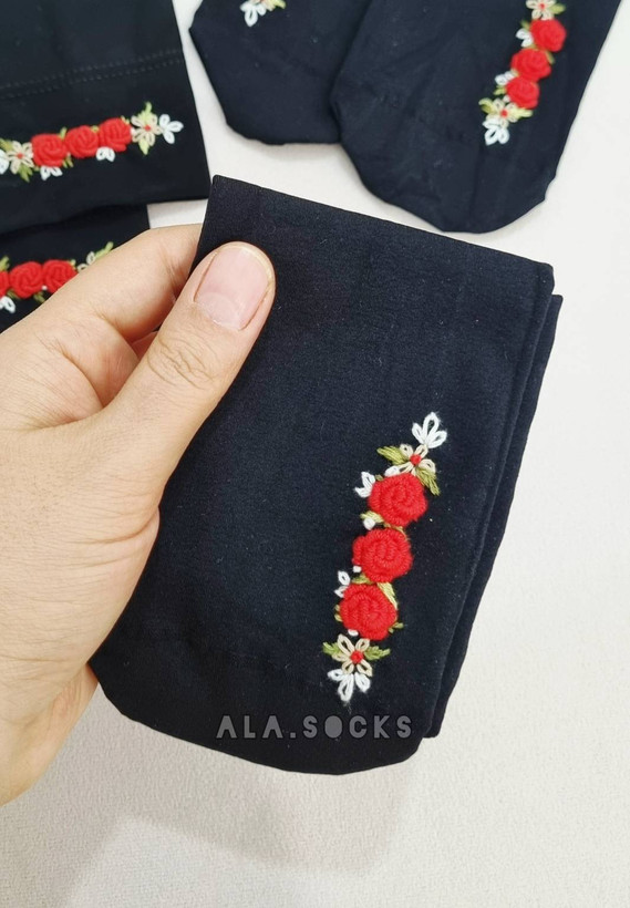 ست جوراب و ساق دست گل دوزی