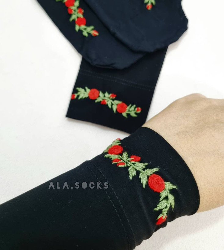 ست ساقدست و جوراب گلدوزی