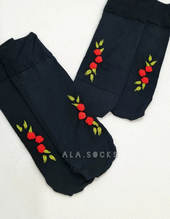 جوراب گلدوزی