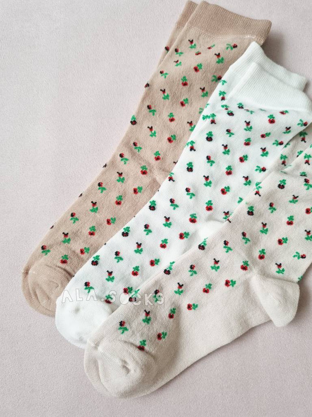 جوراب گل گلی زنانه